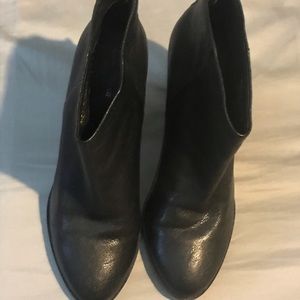Closet Clearance! COLE HAAN Black heeled bootie- Like New!